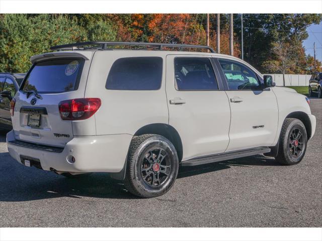 2021 toyota sequoia base