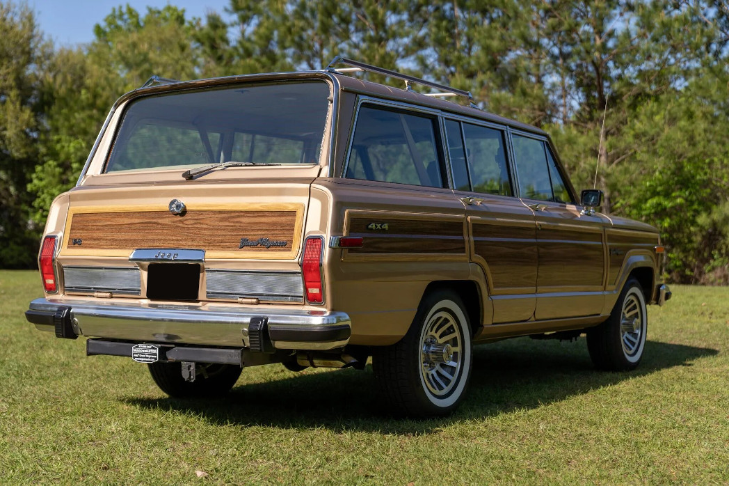 jeep grand wagoneer