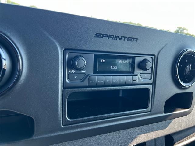 2024 mercedes-benz sprinter 2500 standard roof