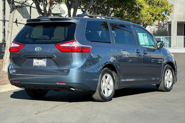 2015 toyota sienna le