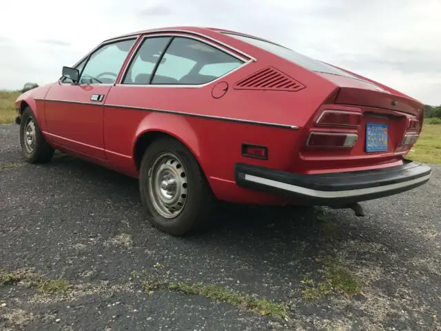 1976 alfa romeo alfetta gt, 5 speed fuel injected. runs and drives