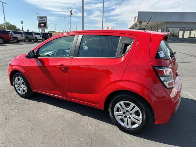2020 chevrolet sonic fwd hatchback 1fl 5-door