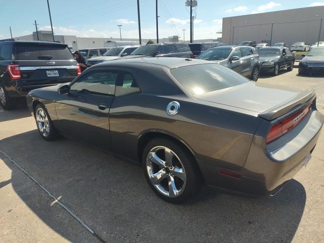2014 dodge challenger sxt