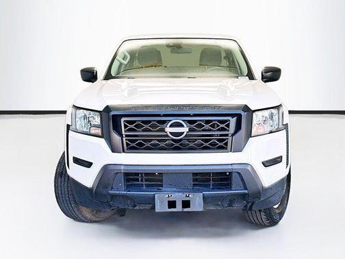 2022 nissan frontier