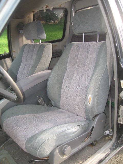 1986 toyota custom cab pickup truck 4x4 - seats 5 people - vintage rare 4wd 22re