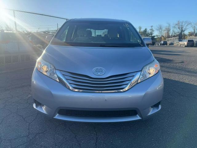 2015 toyota sienna le