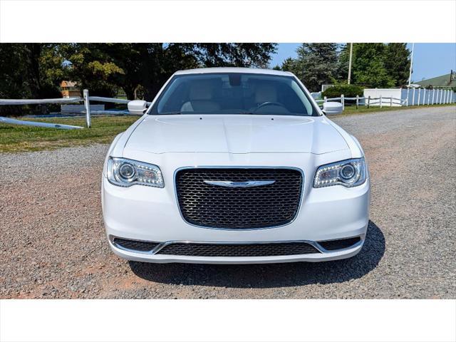 2019 chrysler 300 touring