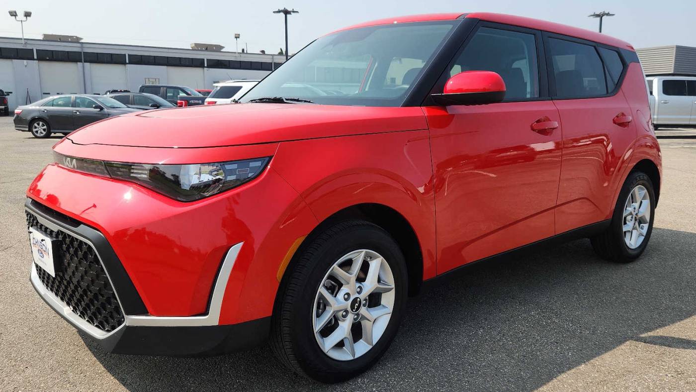 2023 kia soul lx
