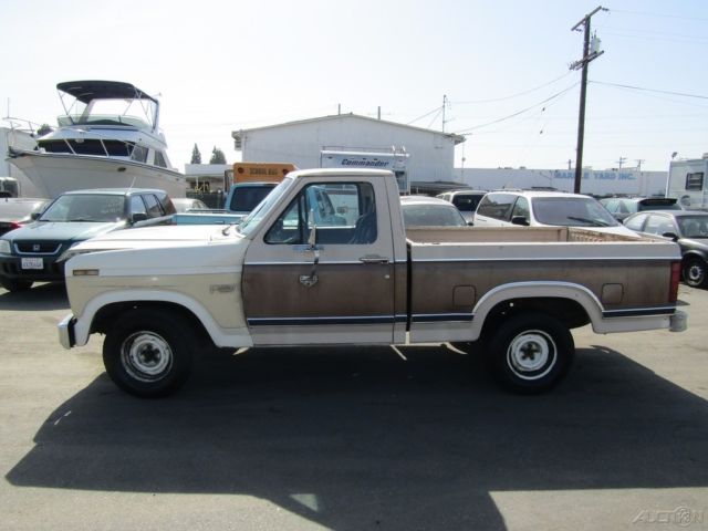 c 1982 ford f-100 pickup 8-cyinder manual no reserve