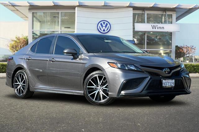 2023 toyota camry se