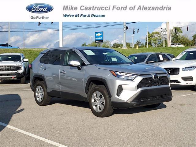 2023 toyota rav4 le