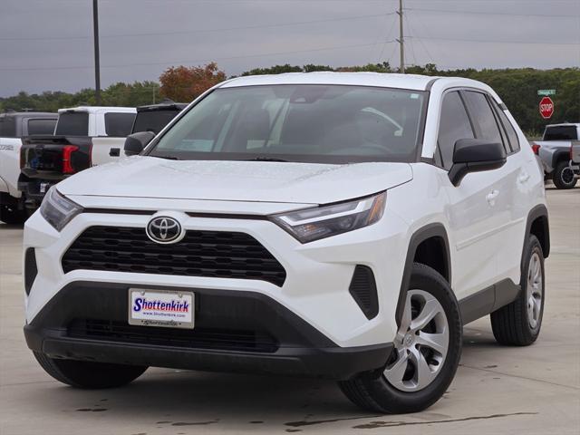 2023 toyota rav4 le