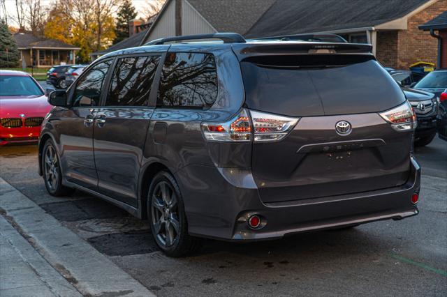 2017 toyota sienna se
