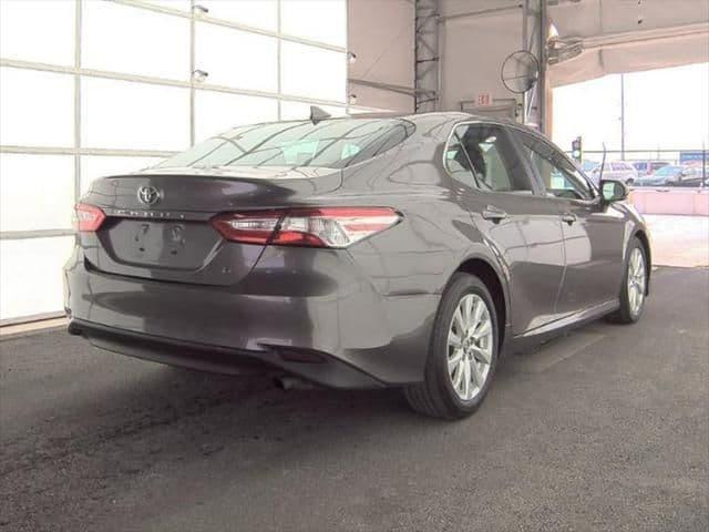 2020 toyota camry le in cleveland, ohio