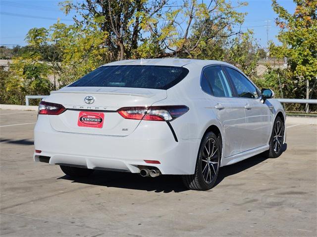 2022 toyota camry se