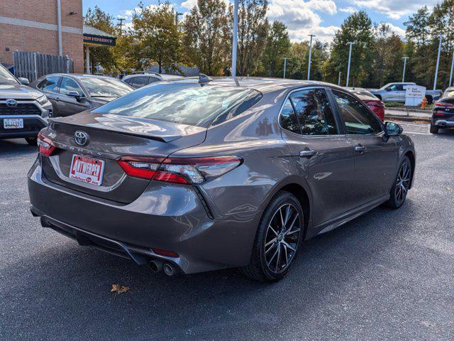 2022 toyota camry se