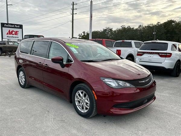 2022 chrysler voyager in secaucus, new jersey