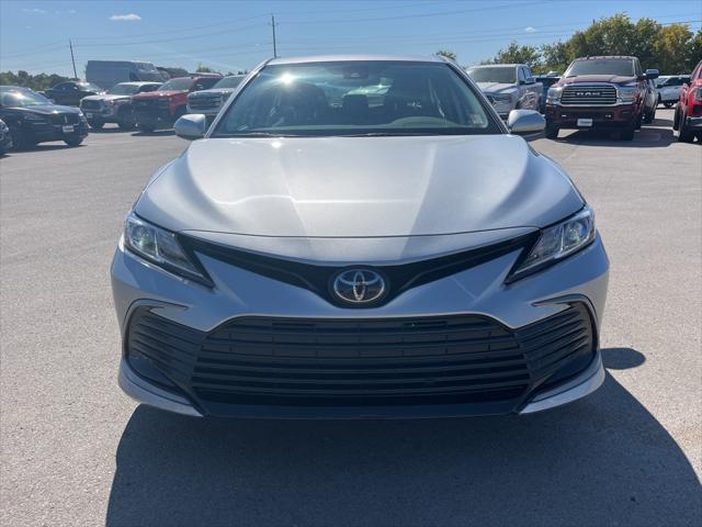 2022 toyota camry le