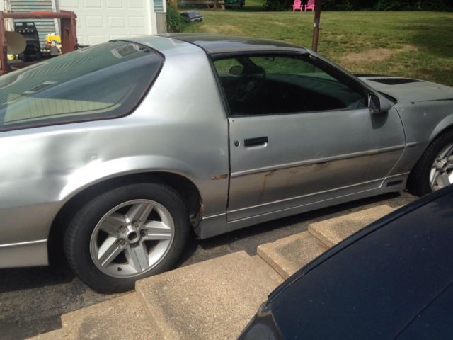 88 chevy camaro iroc z with 5spd