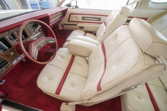 1975 lincoln continental mark iv with the lipstick and white in fenton, missouri