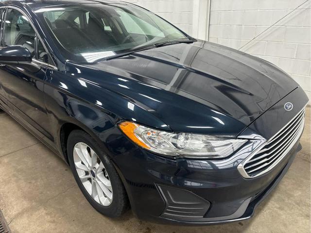2020 ford fusion se