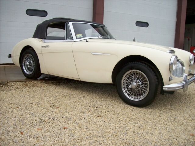 1963 austin healey 3000. original. 29000 original miles!!!