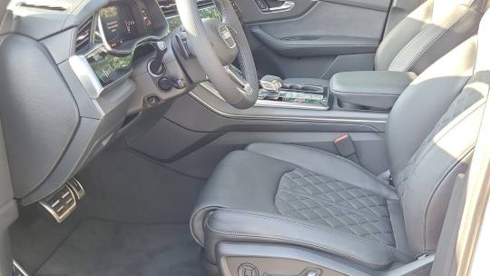 2025 Audi SQ7