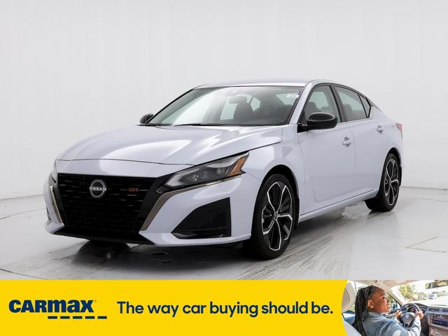 2023 nissan altima sr