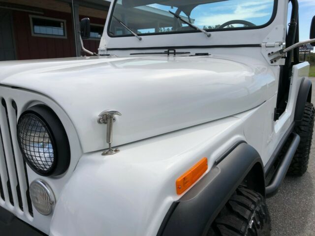 1982 jeep c j -7 laredo c5 speed 4x4, power steering, power brakes factory tach