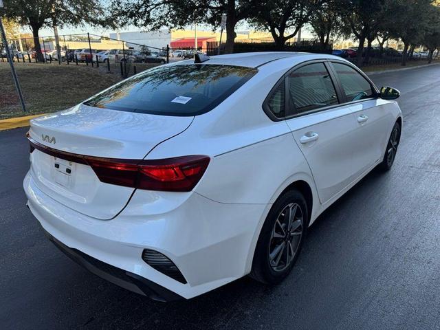 2023 kia forte lx