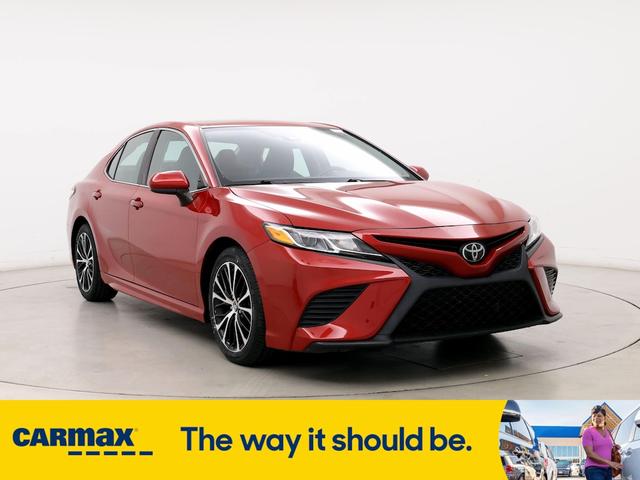 2020 toyota camry se