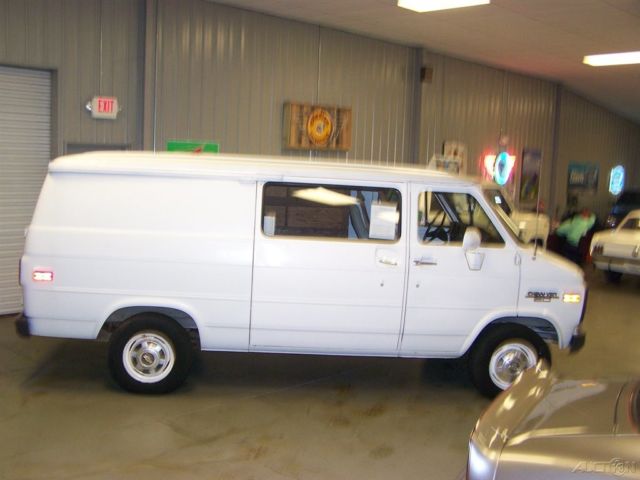 a solid southern hd work horse quite decent sister 2 gmc beauville chevy g10 g20