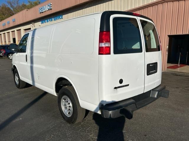 2022 chevrolet express 2500 work van