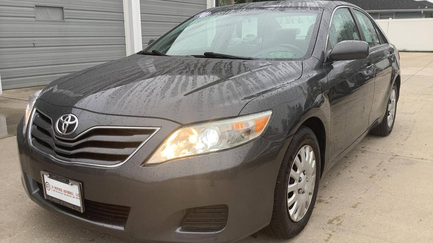 2010 toyota camry base