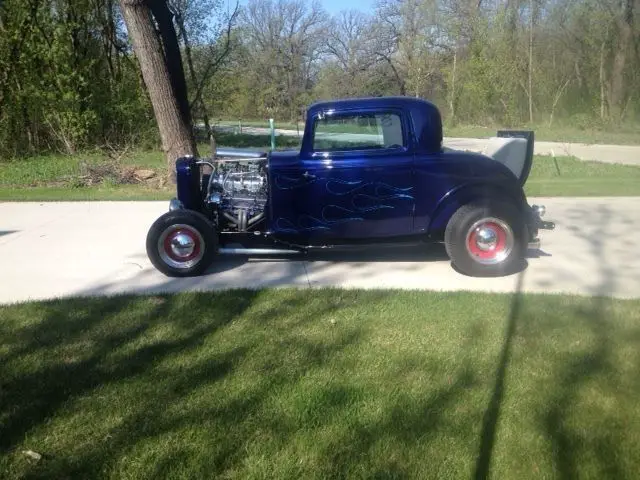 1932 ford coupe 3 window-350 chev-supercharger-auto-gorgeous