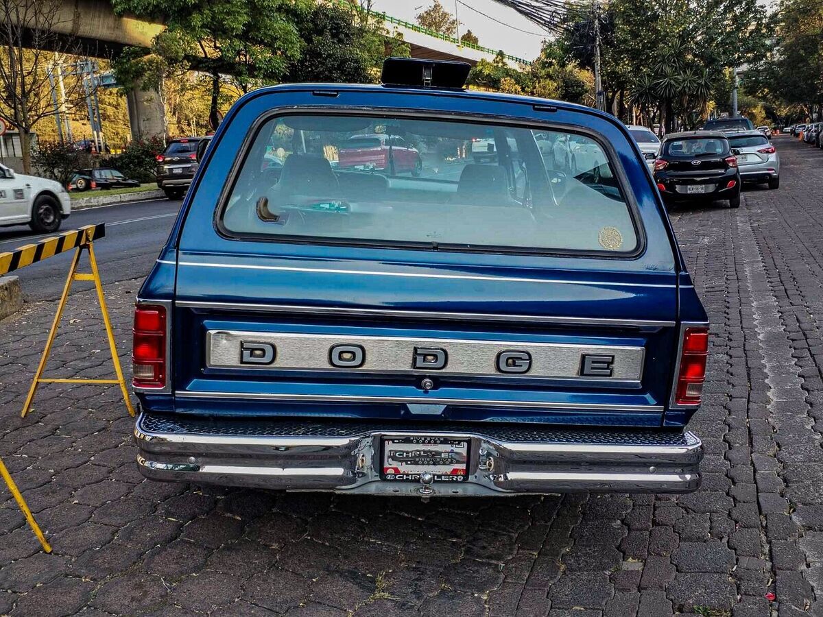 ramcharger 5.9 in vibrant blue