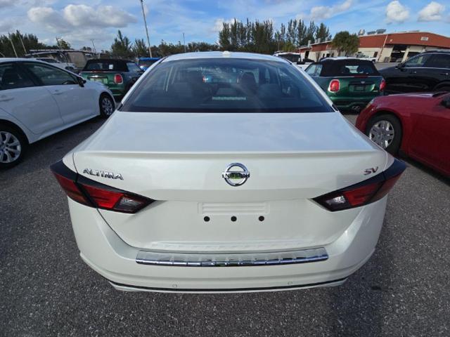 2021 nissan altima 2.5 sv