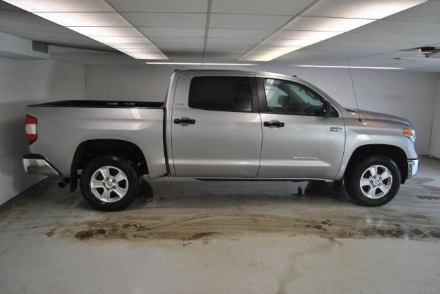 2015 toyota tundra sr5 4x4 sr5 4dr crewmax cab pickup sb (5.7l v8 for sale in saco, maine