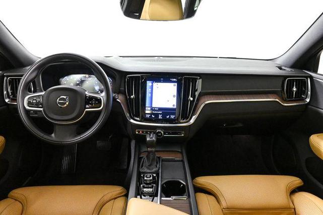 2021 volvo v60 cross country t5
