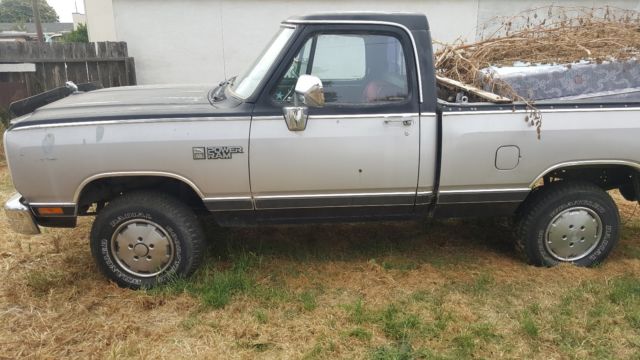 1989 dodge ram 150 custom / le 4x4
