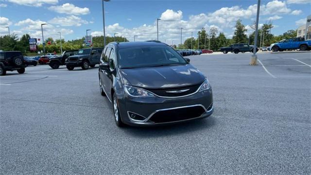2020 chrysler pacifica touring-l plus