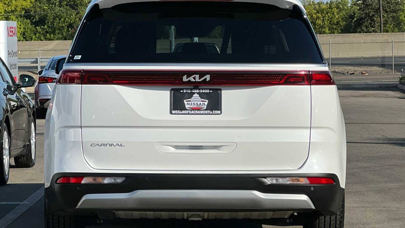 2023 kia carnival lx