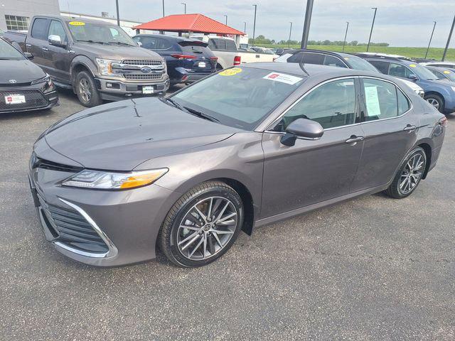 2023 toyota camry hybrid xle