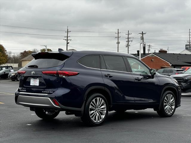 2022 toyota highlander platinum