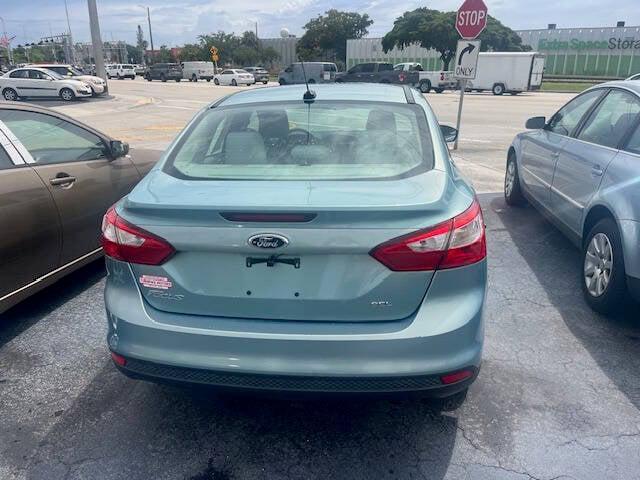 2012 ford focus sel