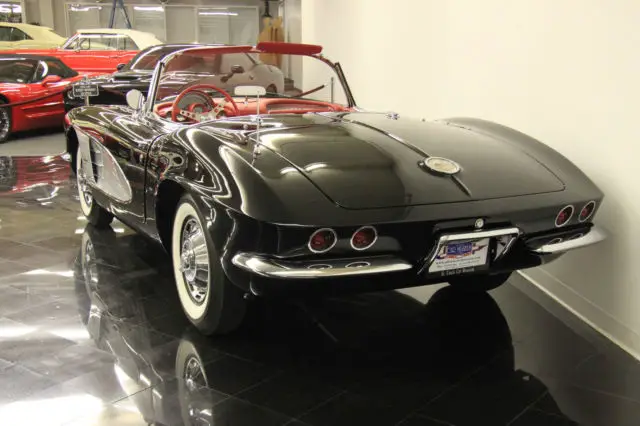 1961 chevrolet corvette 2x4 barrel 270hp! black with silver coves on red! fast!