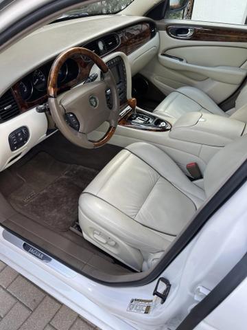 2005 jaguar vanden plas base