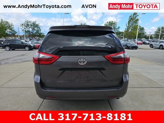 2020 toyota sienna l