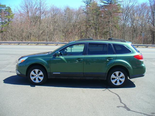 2011 subaru outback 2.5i limited pwr moon