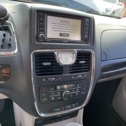 2015 chrysler town & country limited platinum